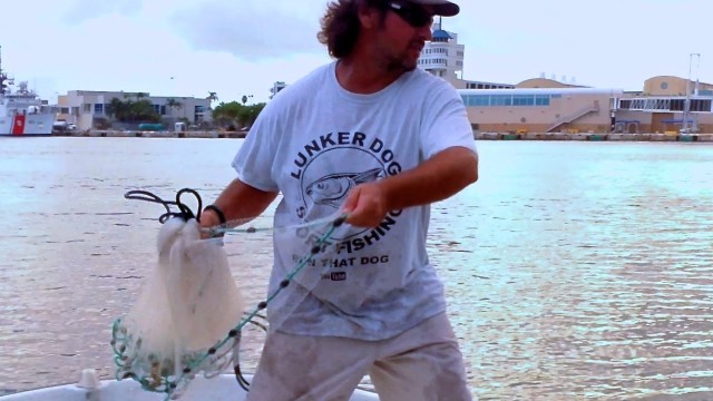 Learn To Throw A Cast Net One Handed Ninja Style